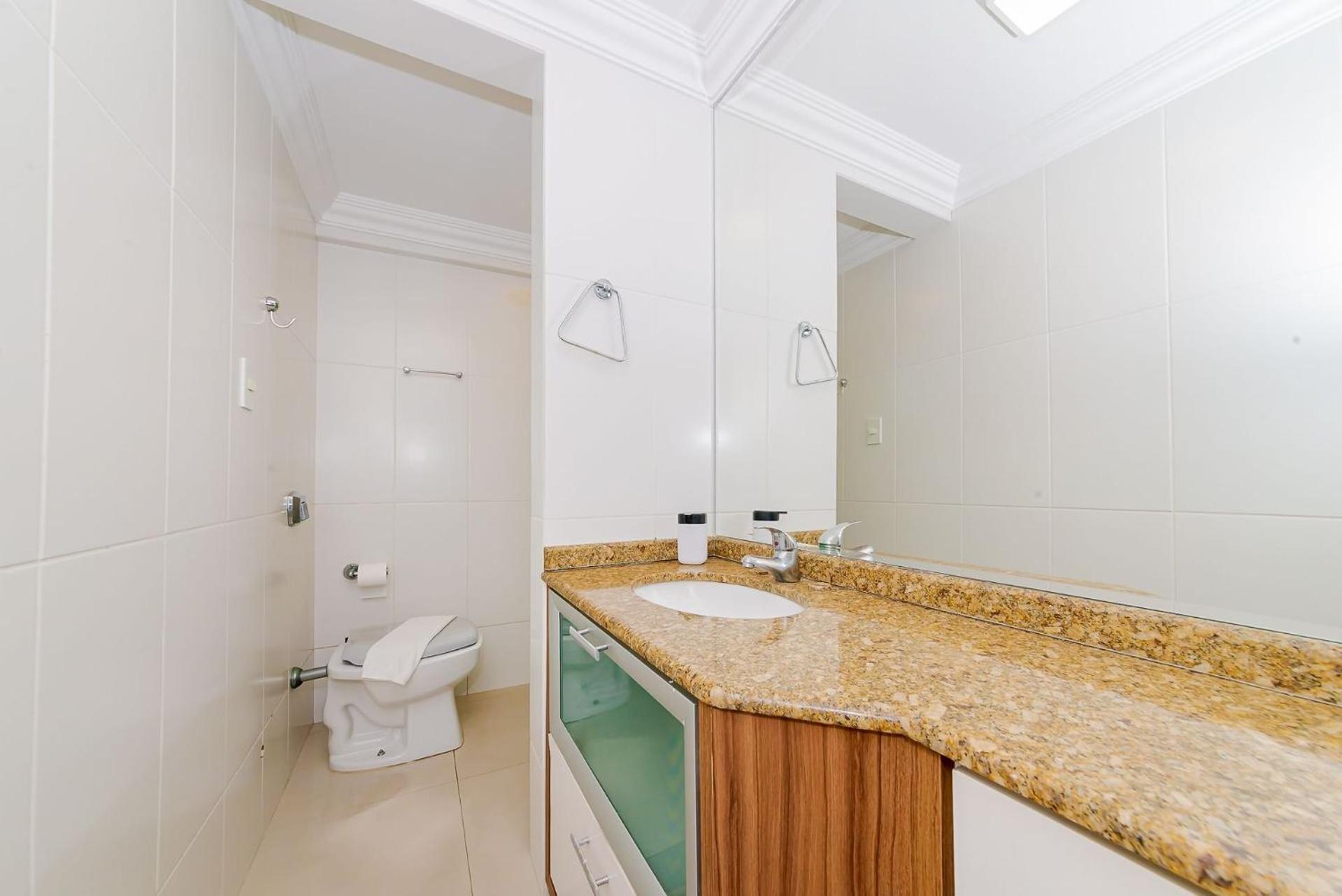 Apto Amplo 1Suite Mais 2Quartos - Quadra Mar 50M Da Praia - Somente Familiares Balneario Camboriu Bagian luar foto