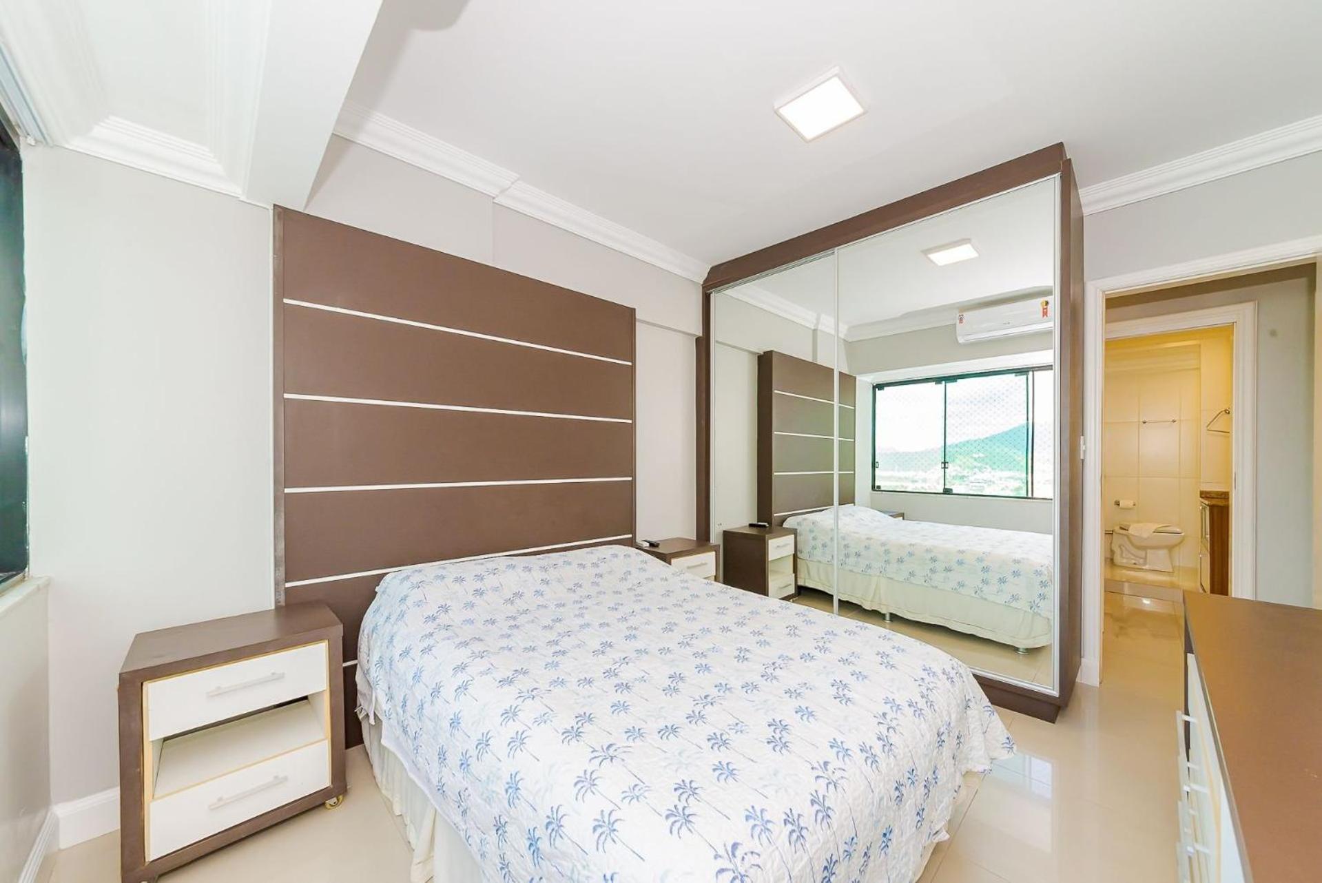 Apto Amplo 1Suite Mais 2Quartos - Quadra Mar 50M Da Praia - Somente Familiares Balneario Camboriu Bagian luar foto