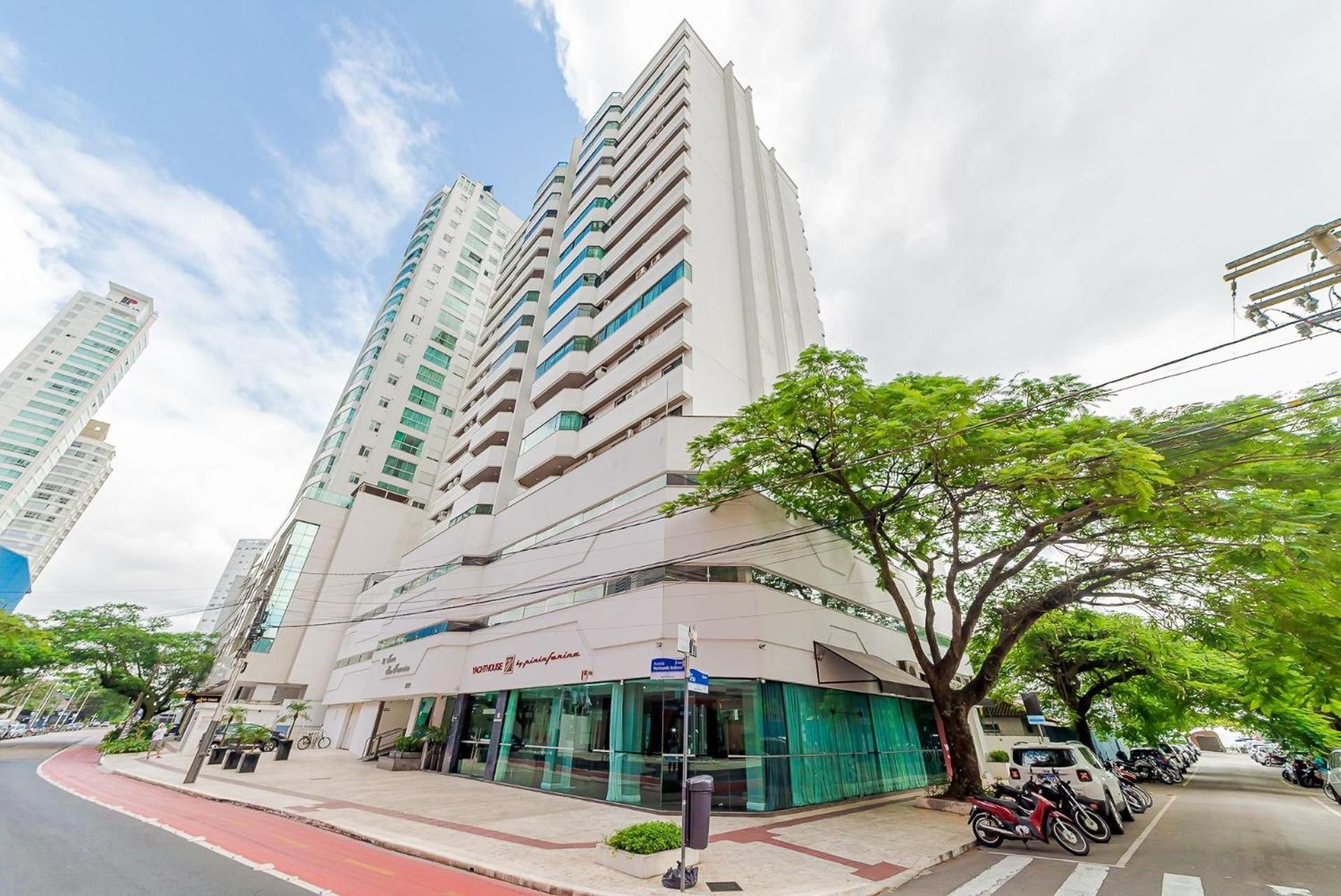Apto Amplo 1Suite Mais 2Quartos - Quadra Mar 50M Da Praia - Somente Familiares Balneario Camboriu Bagian luar foto