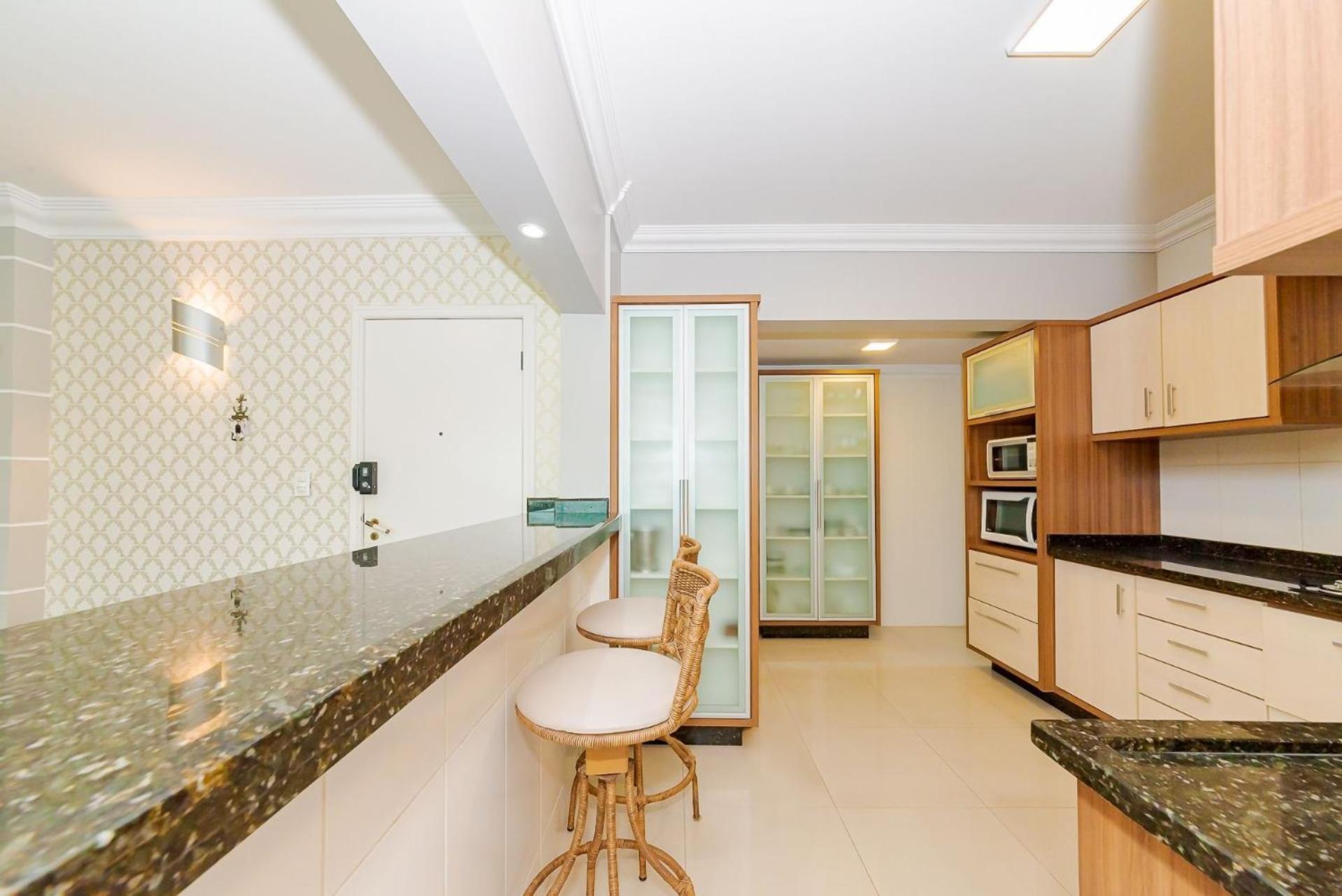 Apto Amplo 1Suite Mais 2Quartos - Quadra Mar 50M Da Praia - Somente Familiares Balneario Camboriu Bagian luar foto