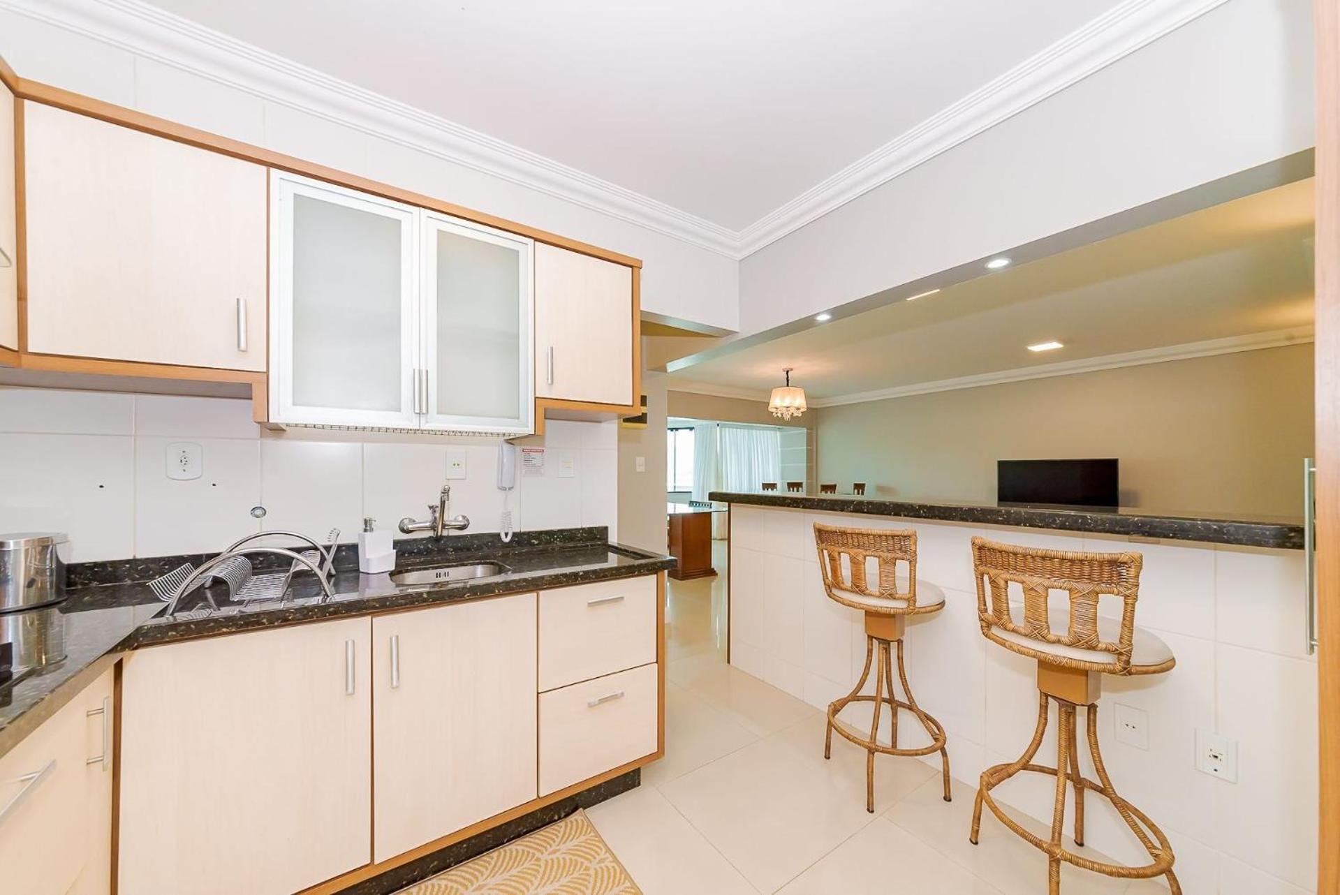 Apto Amplo 1Suite Mais 2Quartos - Quadra Mar 50M Da Praia - Somente Familiares Balneario Camboriu Bagian luar foto