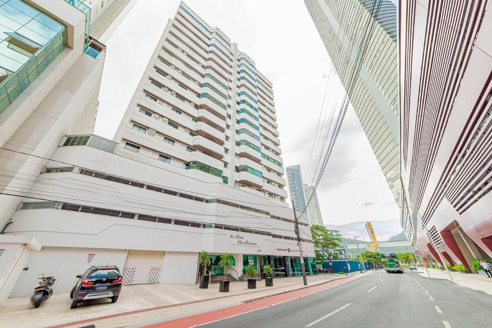 Apto Amplo 1Suite Mais 2Quartos - Quadra Mar 50M Da Praia - Somente Familiares Balneario Camboriu Bagian luar foto